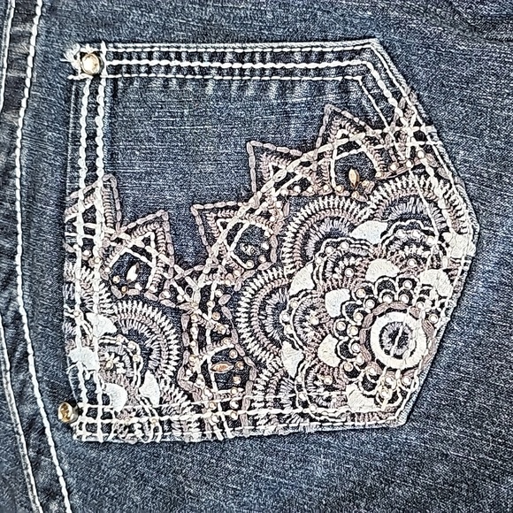 Lei Ashley Lowrise Denim Shorts Size 11 - Picture 5 of 13